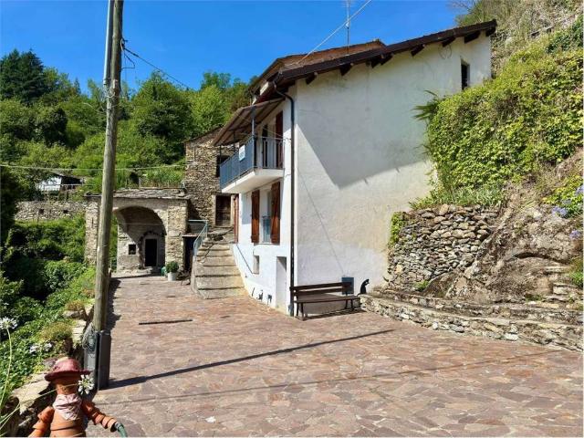 Casa indipendente in vendita a Rezzo IM