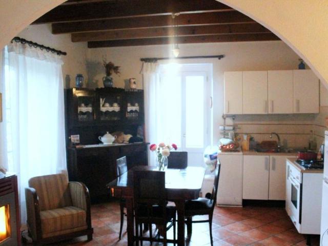 Casa indipendente in vendita a Rezzoaglio GE