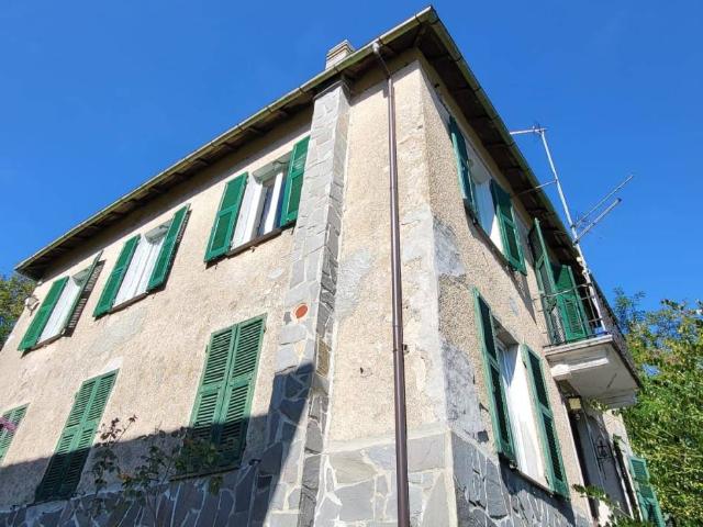 Casa indipendente in vendita a Rezzoaglio GE
