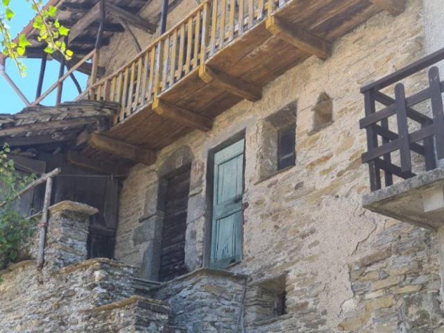 Casa indipendente in vendita a Rezzoaglio GE