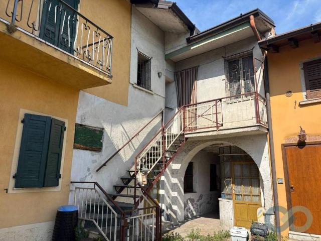 Casa indipendente in vendita a Rezzato BS