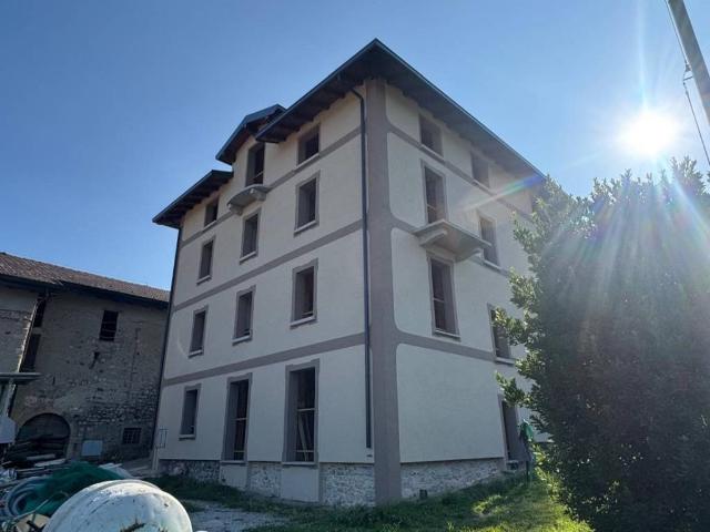 Casa indipendente in vendita a Rezzago CO