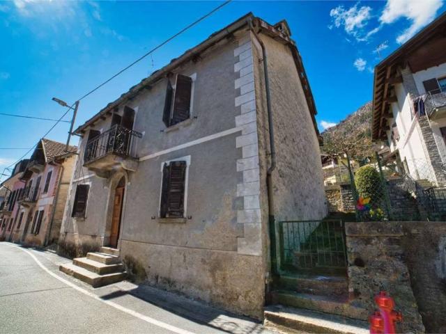 Casa indipendente in vendita a Re VB