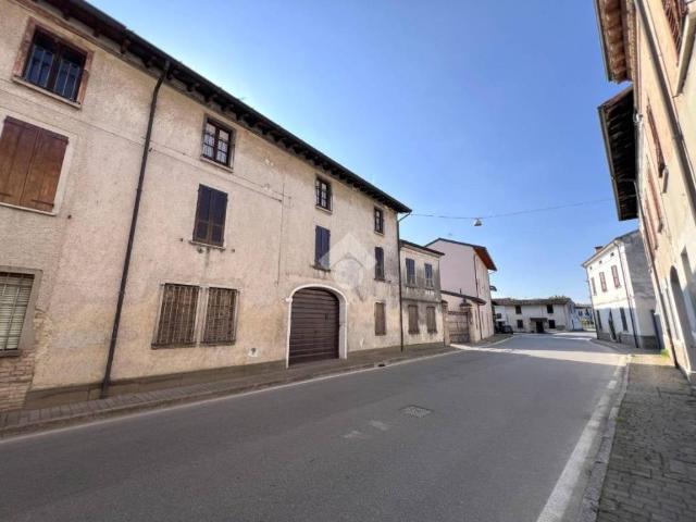 Casa indipendente in vendita a Redondesco MN
