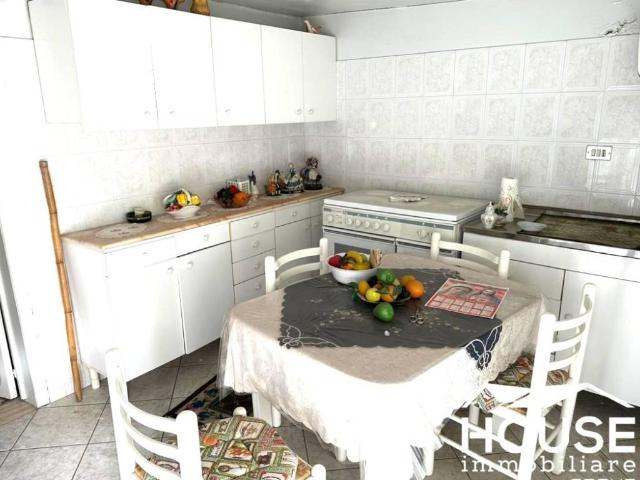 Casa indipendente in vendita a Regalbuto EN