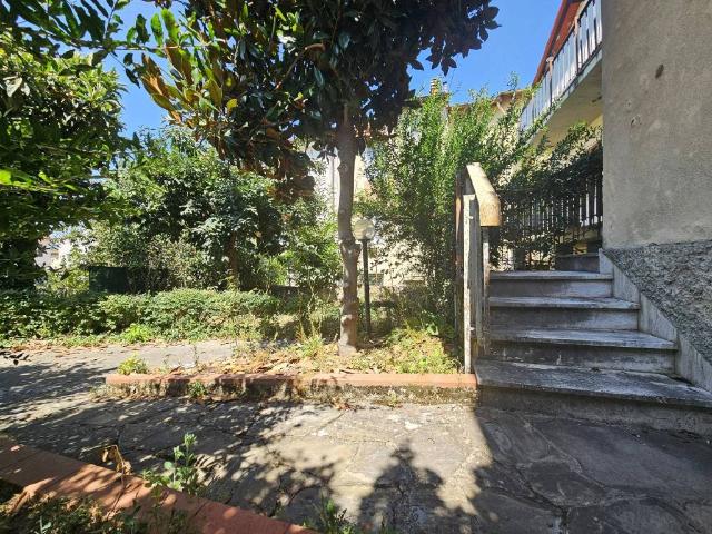 Casa indipendente in vendita a Reggello FI