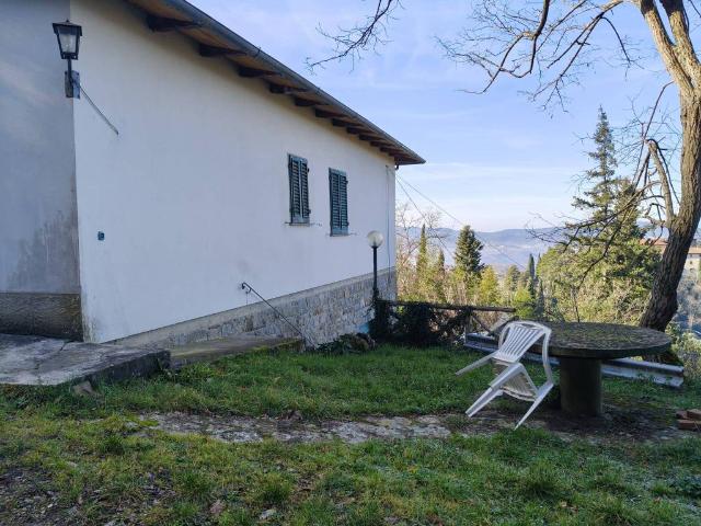 Casa indipendente in vendita a Reggello FI