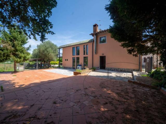 Casa indipendente in vendita a Reggello FI
