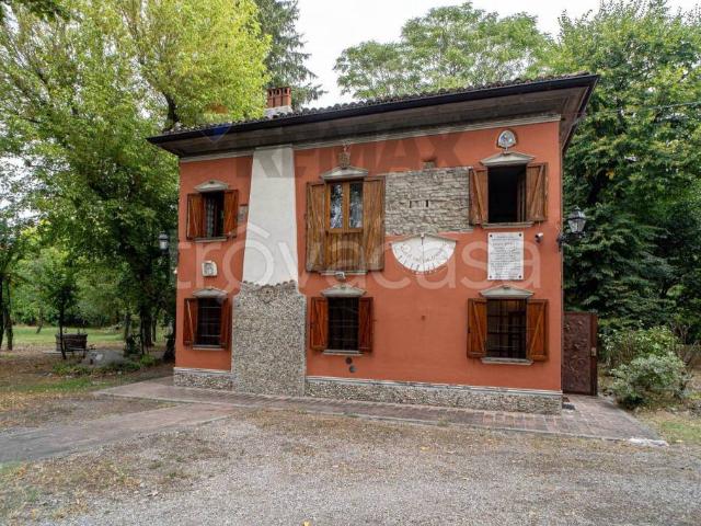 Casa indipendente in vendita a Reggio nell'Emilia via Fratelli Cervi, 45, Pieve Modolena