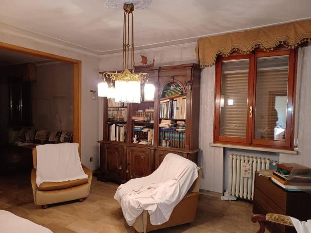 Casa indipendente in vendita a Reggio nell'Emilia