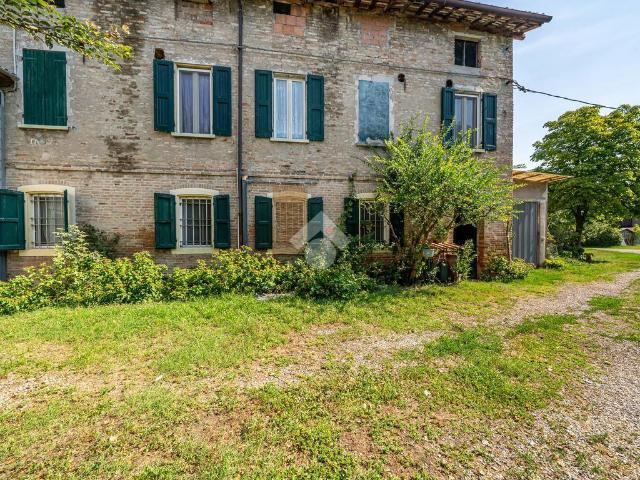 Casa indipendente in vendita a Reggio Emilia