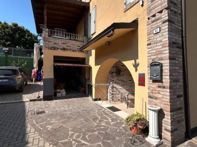 Casa indipendente in vendita a Reggio Emilia RE