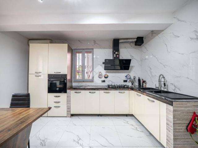 Casa indipendente in vendita a Reggio Emilia RE