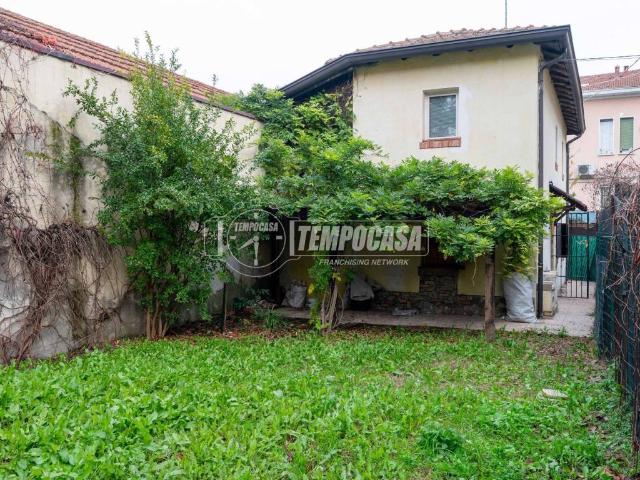 Casa indipendente in vendita a Reggio Emilia RE