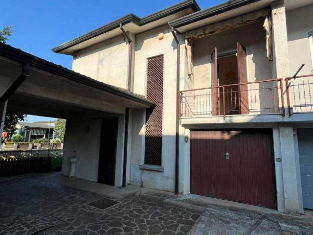 Casa indipendente in vendita a Reggiolo RE