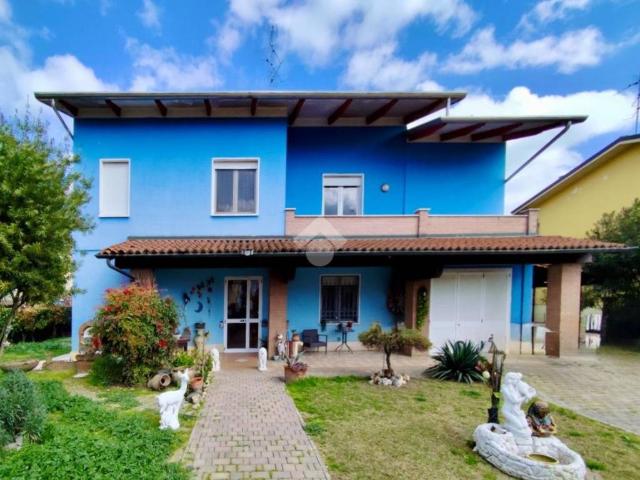 Casa indipendente in vendita a Reggiolo RE