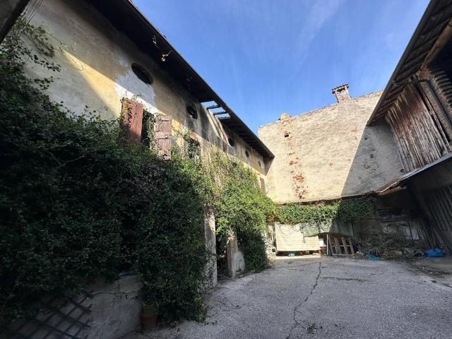 Casa indipendente in vendita a Remedello BS