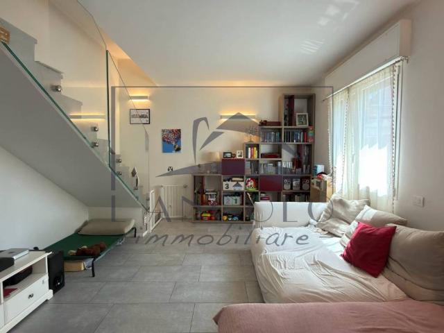 Casa indipendente in vendita a Rho MI