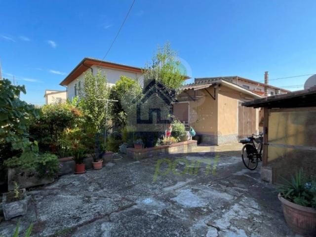 Casa indipendente in vendita a Rivarolo del Re ed Uniti CR