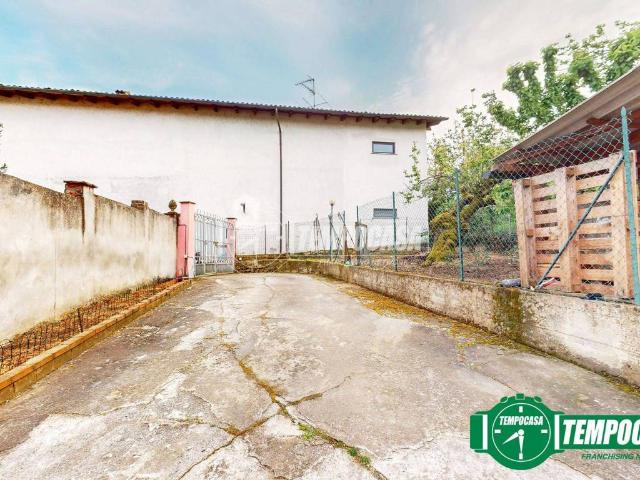 Casa indipendente in vendita a Rivarone AL