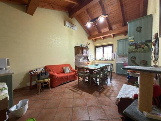 Casa indipendente in vendita a Rive VC