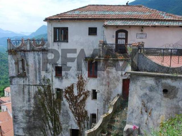 Casa indipendente in vendita a Rivello
