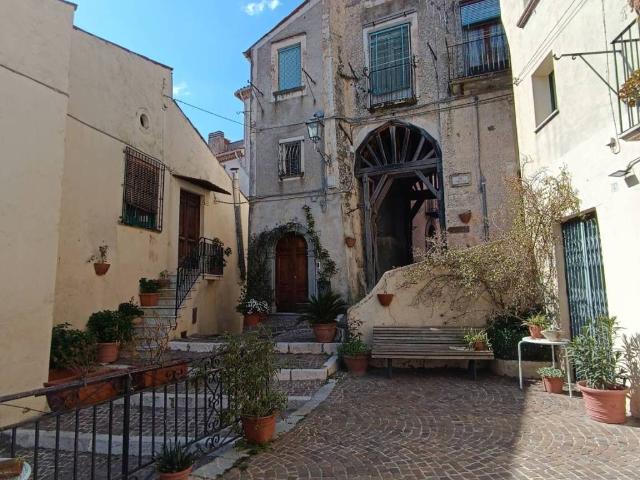Casa indipendente in vendita a Rivello PZ