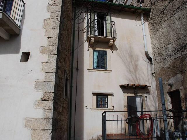 Casa indipendente in vendita a Rivisondoli AQ
