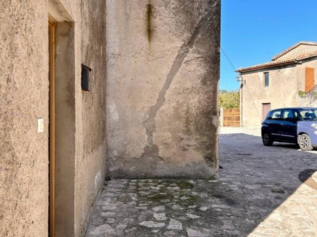Casa indipendente in vendita a Rivodutri RI