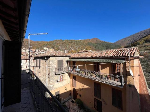 Casa indipendente in vendita a Rivodutri RI