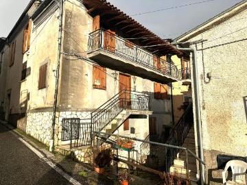 Casa indipendente in vendita a Rivodutri RI