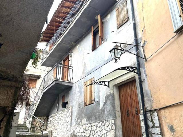 Casa indipendente in vendita a Rivodutri RI