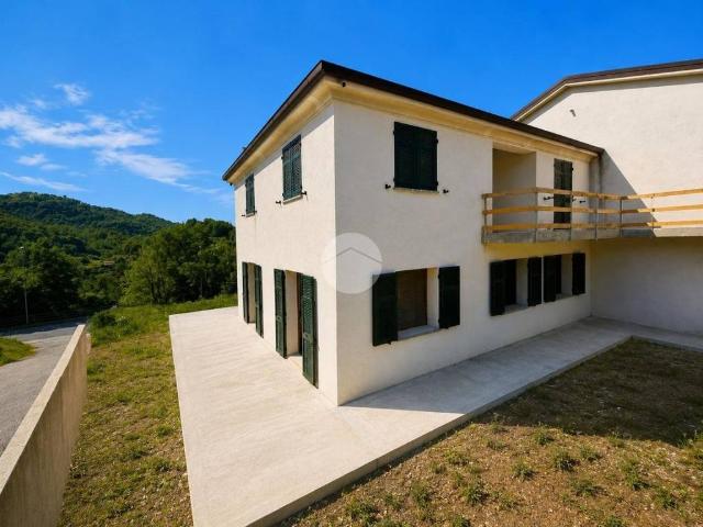 Casa indipendente in vendita a Riccò del Golfo di Spezia SP