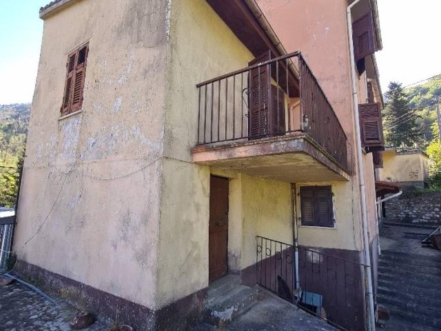 Casa indipendente in vendita a Riccò del Golfo di Spezia SP