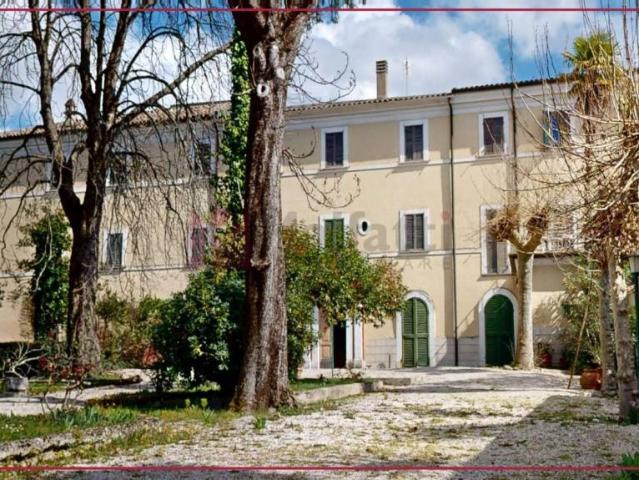 Casa indipendente in vendita a Rieti
