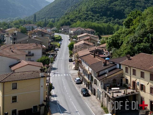 Casa indipendente in vendita a Rieti RI