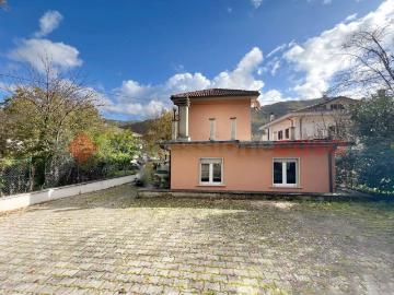 Casa indipendente in vendita a Rieti RI