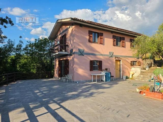 Casa indipendente in vendita a Rieti RI
