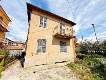 Casa indipendente in vendita a Rieti RI