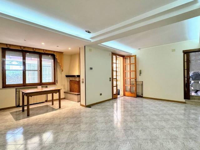 Casa indipendente in vendita a Rimini RN