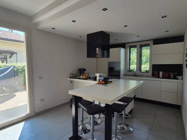 Casa indipendente in vendita a Rimini RN