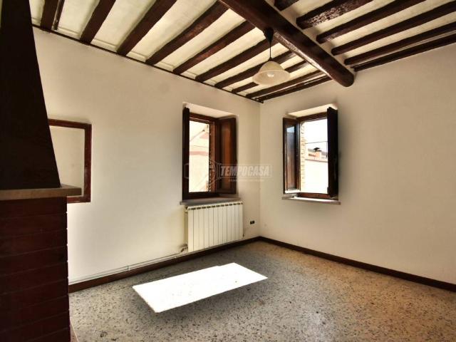 Casa indipendente in vendita a Ripe San Ginesio MC