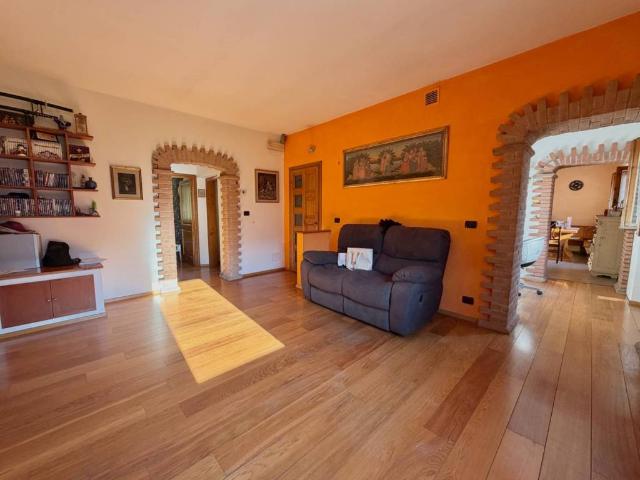 Casa indipendente in vendita a Rufina FI