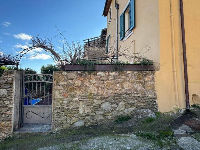 Casa indipendente in vendita a Tovo San Giacomo SV