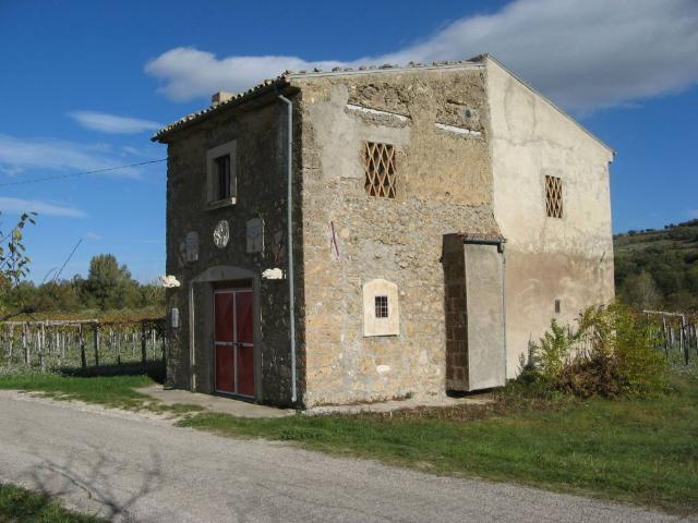 Casa indipendente in vendita a Tocco da Casauria PE
