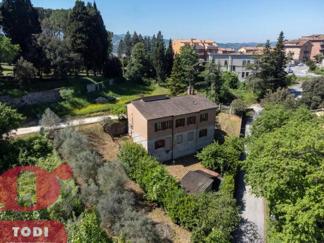 Casa indipendente in vendita a Todi PG