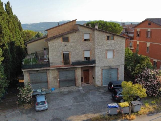 Casa indipendente in vendita a Todi PG