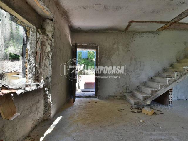 Casa indipendente in vendita a Tolentino MC