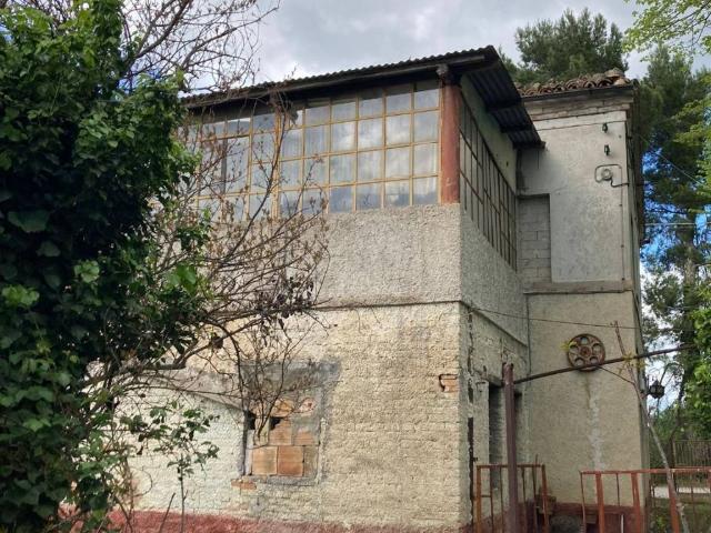 Casa indipendente in vendita a Tolentino MC
