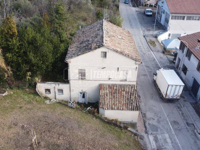 Villa in vendita a Tolentino MC